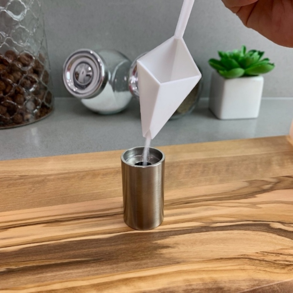 Spoon Accurate Fill Salt Sugar Pepper Shaker Gift - Picture 3 of 7